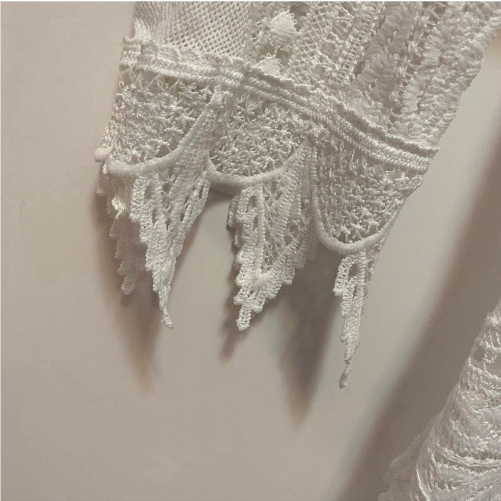 J.O.A. White Lace Blouse - Picture 3 of 7